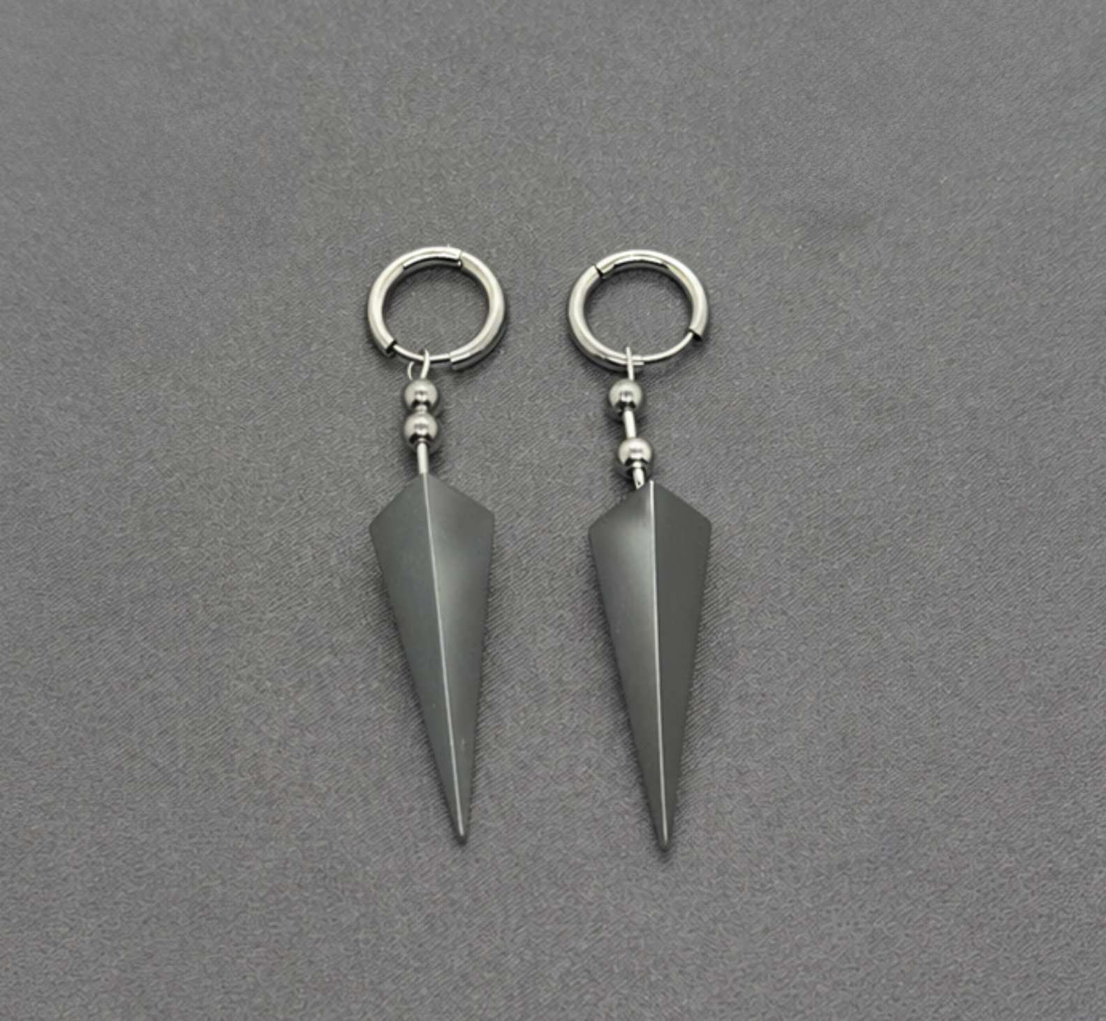 mystery_earrings_saja_boys_kpop